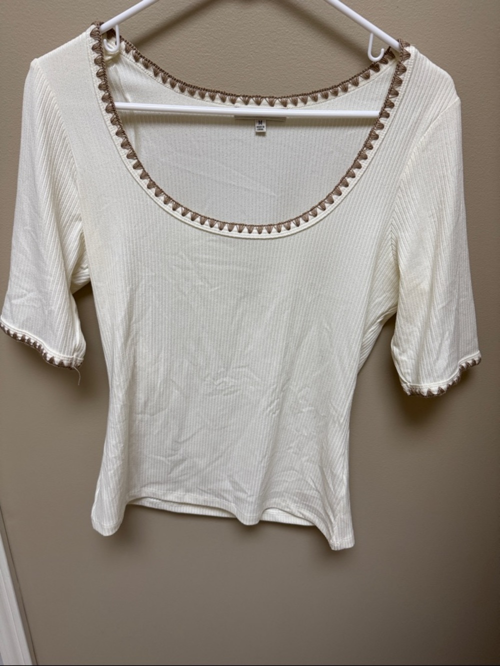 Cream Ribbed Scoop Neck Top with Tan Trim